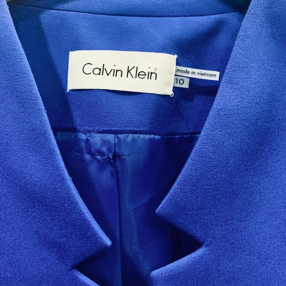Calvin Klein - Picture 2 of 4